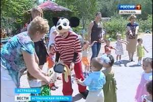 Ко Дню России в доме ребёнка "Капелька" устроили концерт для детей и родителей
