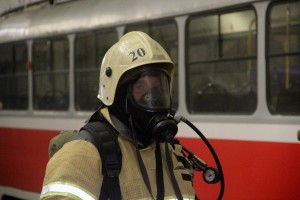 Волгоградские спасатели провели учебные занятия в метротраме