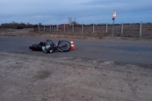 В Астраханской области подросток перевернулся на мотоцикле