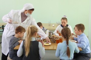 В астраханских школах проверили организацию питания