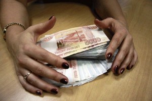 В Астрахани бухгалтер «положила в карман» деньги управляющей компании