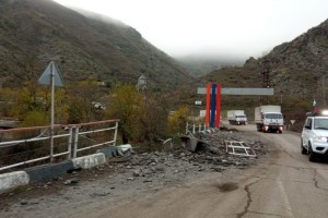Первая колонна МЧС России с гуманитарным грузом прибудет сегодня в Степанакерт