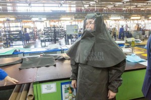 Компания «КамАЗ» передаст Астраханской области респираторы и защитные костюмы
