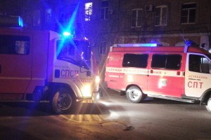 В Астрахани на пожаре жилого дома спасены 13 человек