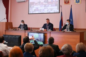 Астраханские медики обсудили с губернатором положение дел в медицине