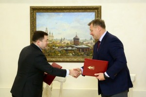 Астраханский губернатор подписал соглашение о сотрудничестве с «Промсвязьбанком»