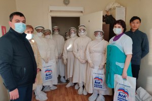Астраханские врачи получили помощь от волонтёрского центра