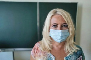 Астраханских учителей могут застраховать от коронавируса