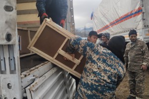 МЧС России доставлена партия гумпомощи в распределительные пункты Нагорного Карабаха