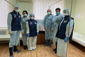 Депутаты передали кулеры и теплую одежду медикам Городской поликлиники №10