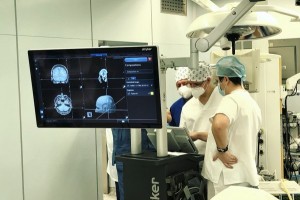 Новейшее оборудование поступило в нейрохирургию Александро-Мариинской больницы