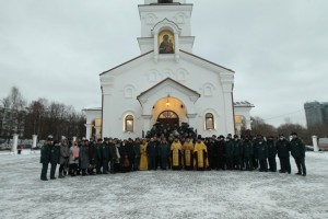 В Москве в храме Смоленской иконы Божьей Матери состоялся торжественный молебен по случаю 30-летия МЧС России