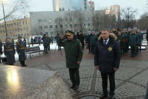 Евгений Зиничев и Сергей Шойгу возложили цветы к комплексу памятников пожарным и спасателям в честь Дня спасателя