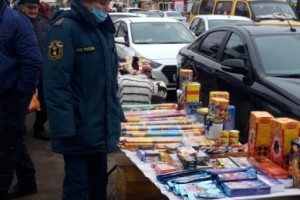 Астраханских торговцев пиротехникой проверяют инспекторы МЧС