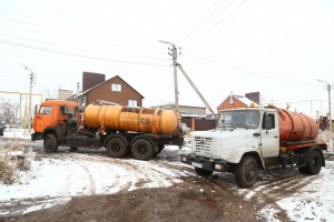 В посёлке Кирпичный завод Астраханской области начали ликвидировать канализационный коллапс