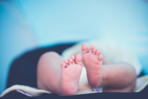 Астраханку обвиняют в причинении вреда здоровью своей полуторамесячной дочке