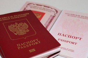 Астраханцам запретили фотографироваться на паспорт в цветных линзах