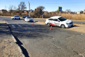 В Астрахани таксист сбил женщину на пешеходном переходе