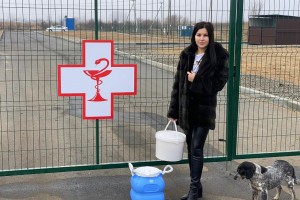 Депутаты-волонтёры продолжают доставлять горячее питание медицинским работникам «красной зоны»