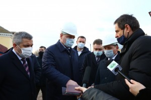 Астраханский губернатор проинспектировал дом для переселенцев