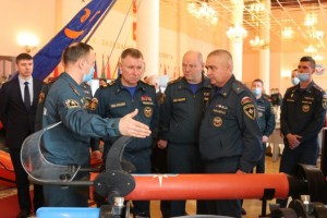 Евгений Зиничев оценил уровень подготовки спасателей для работы в арктических условиях на базе Санкт-Петербургского университета ГПС МЧС России