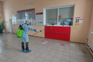 Комплексная дезинфекционная обработка проведена на железнодорожном вокзале Верхнего Баскунчака
