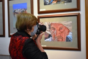 В Астрахани открылась выставка известного индийского фотографа