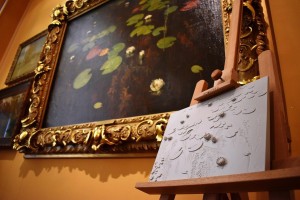 Картины Астраханской галереи станут доступны для незрячих и слабовидящих