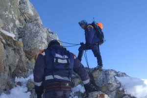Спасателям Ингушетии вручили удостоверения о выполнении норматива — значок «Альпинист России»