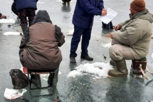 Возможен ход льда: астраханские спасатели предупредили рыбаков об опасности