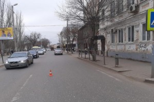 Астраханская автоледи отвезла домой сбитого подростка и ждала с ним скорую помощь