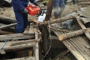Из-под завалов дома в Астрахани извлечено тело мужчины