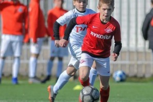 В Астрахани стартовал детский турнир по футболу на призы легендарного вратаря Рината Дасаева