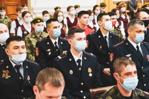 Губернатор Астраханской области поздравил сотрудников управления Росгвардии