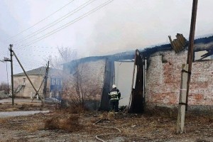 В Астраханской области произошёл крупный пожар