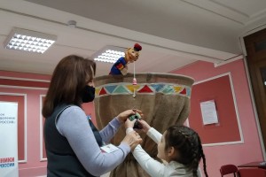 «Единая Россия» провела благотворительную акцию «Добрый театр» в Астрахани