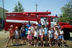 Экскурсии детей в пожарную часть  – одна из форм профилактической работы