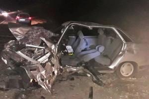 В Астраханской области в вечернем ДТП погиб водитель и пострадали три машины