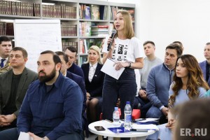 Астраханка представила Дмитрию Медведеву манифест «новых путинцев»