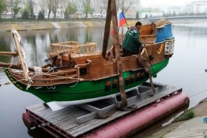 В Астрахани спустили на воду копию легендарного фрегата «Орёл»