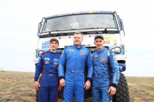 Астраханский губернатор открыл гонку «Золото Кагана» за штурвалом легендарного «КАМАЗа»