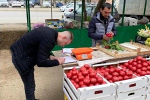 В Астрахани проводят рейды против незаконной уличной торговли