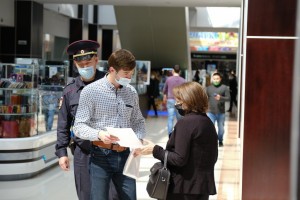 В Астрахани прошел рейд по соблюдению масочного режима в торговых центрах