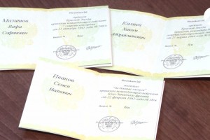 В Астрахани потомкам героев Великой Отечественной войны вручили награды