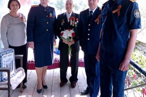 Астраханские следователи поздравили ветерана войны с Днём Победы и юбилеем