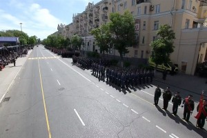 «Астрахань 24» ведет прямую трансляцию с торжественного построения, посвященного Дню победы