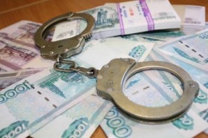 В Астрахани саратовский адвокат взял с матери своего подзащитного 900 тысяч рублей