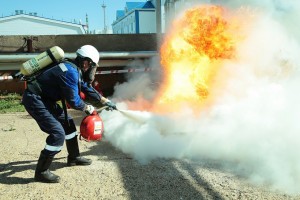 В Астрахани  проводят учения противопожарные команды Каспийской флотилии