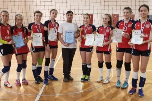 Астраханские гимназистки вышли в финал всероссийских соревнований по волейболу