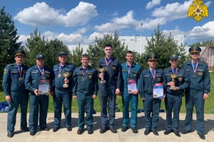 Команда Северо-западного РПСО МЧС России завоевала золото в соревновании по управлению подводными роботами